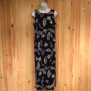 Pretty Hawaiian maxi dress with beautiful detail